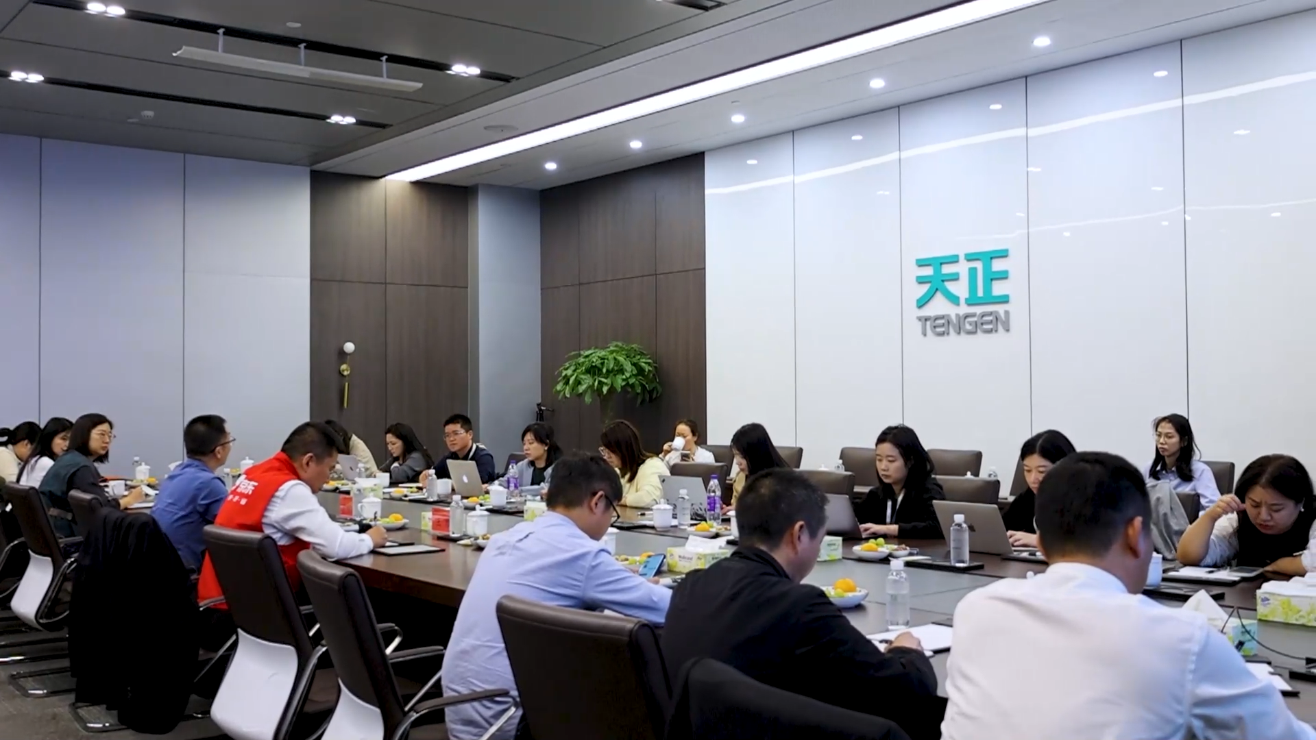 京东工业走进南宫28相信品牌的力量链接，探访产业数智化之路！